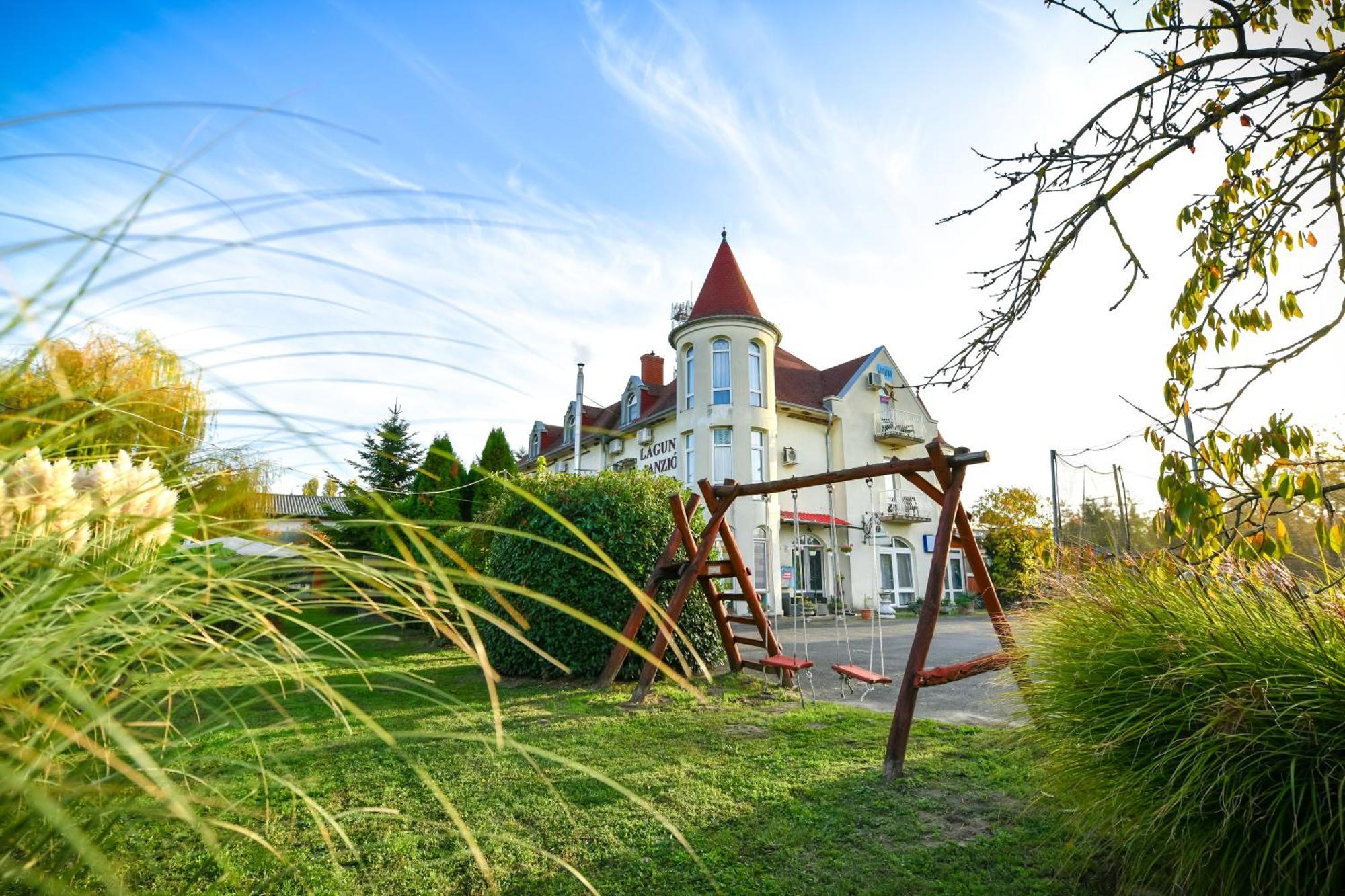 Laguna Panzio Szantod Exterior photo